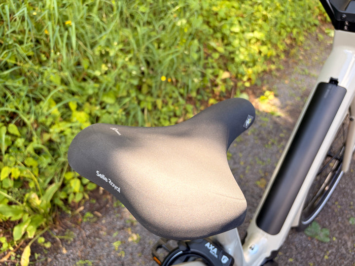 Lundi 27.6 Stone Grey